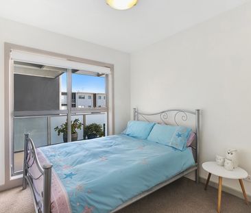 Close to Everything - Photo 1