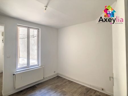 A LOUER - ROANNE - T2 70M2 CENTRE VILLE - Photo 5