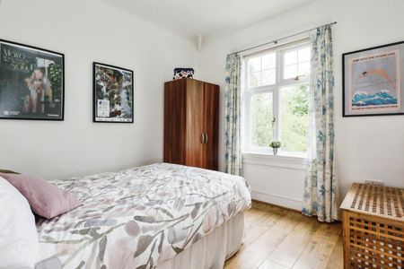 5 bedroom House To Let - Photo 3