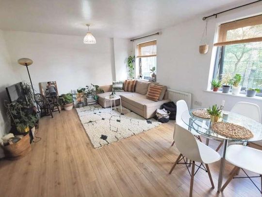 Ebbett Court, Victoria Road, London, W3 - Photo 1