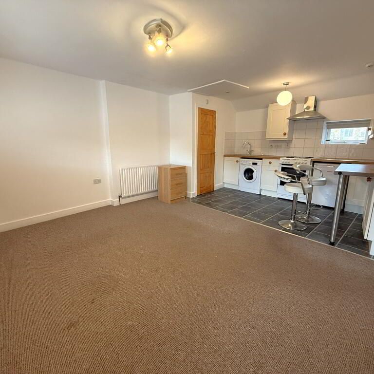 17 A Bridge Street, Lisburn, BT28 1XZ - Photo 1