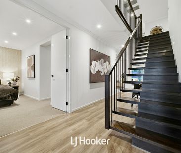 Ex-Display Luxury Home with Five Private Suites & Multiple Living Areas - Photo 3