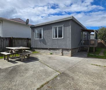 3 Bedroom small unit for rent in clover park. - Photo 4