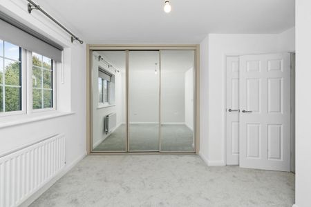 2 bedroom end of terrace house to rent - Photo 5