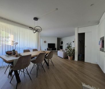 neuwertige 3.5-Zimmer-Wohnung an zentraler Lage - Photo 2