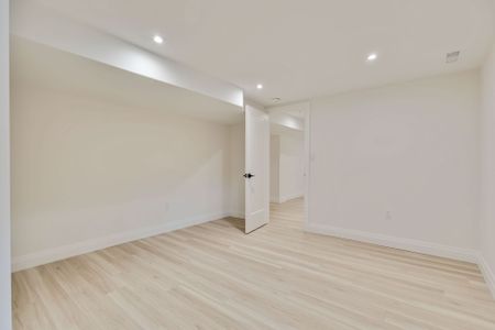 For Lease - 14 Heber Down Crescent, Whitby, Ontario - Photo 5