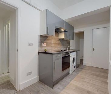 1 bedroom property to rent - Photo 4