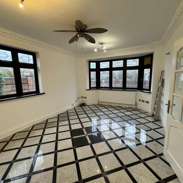 6 bedroom detached house to rent - Photo 1