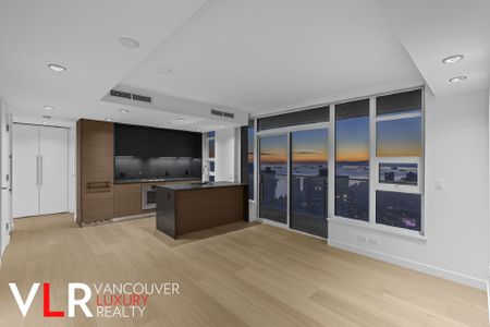 Condo in Downtown Vancouver, BC - Photo 5