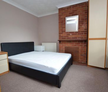 3 bedroom flat to rent - Photo 1