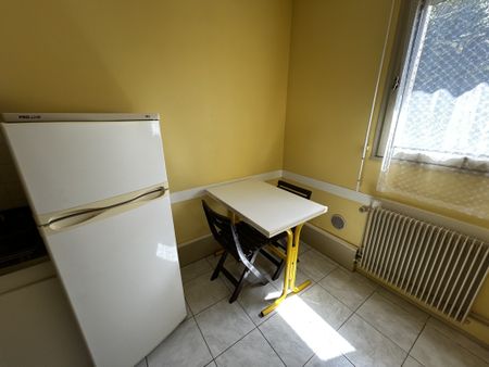 Location Appartement 2 pièces 37m² LE CREUSOT 71200 - Photo 4