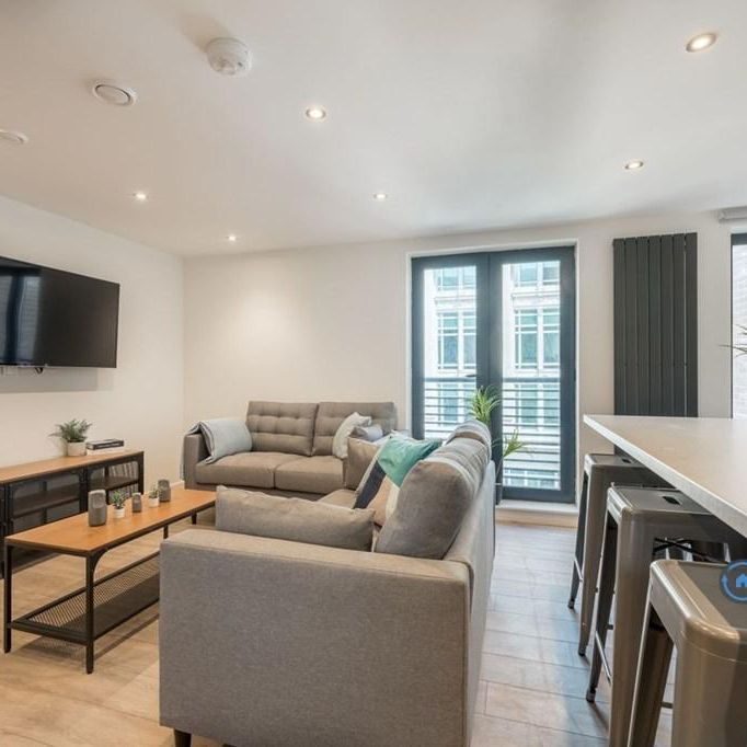 5 bedroom flat to rent - Photo 1