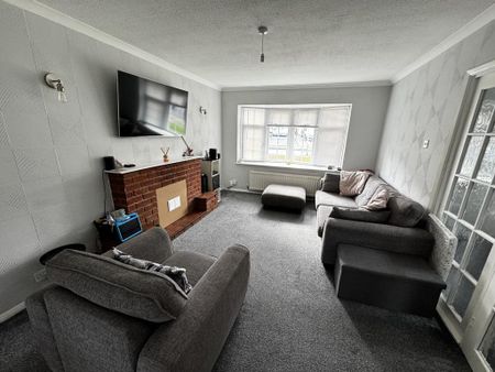 3 bedroom detached house to rent - Photo 2