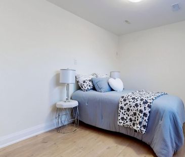 For Lease - 47 Lowe Boulevard, Newmarket, Ontario - Photo 3