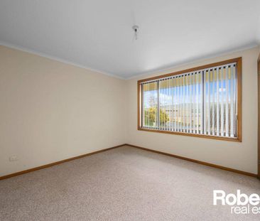 Cozy Two Bedroom Unit - Photo 1