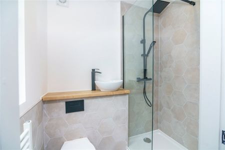 30 Malvern Road, Huddersfield, HD4 - Photo 5