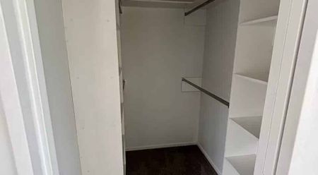 Modern 4-Bedroom Townhouse in Massey - Photo 3