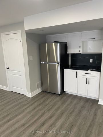 For Lease - 37 Ridgeview Court Unit# Baseme, Bradford West Gwillimbury, Ontario - Photo 2