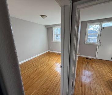 For Lease - 150 Kerr Street, Oakville, Ontario - Photo 2