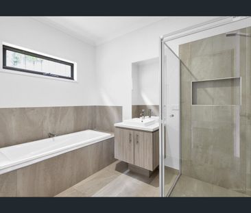 Cardinia Lakes gem made for year-round entertaining! - Photo 4