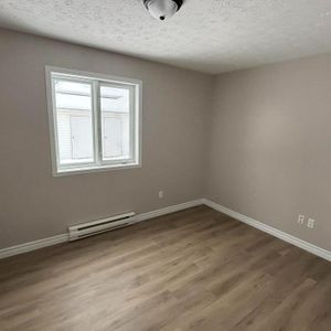 5 1/2, Disponible Immédiatement, - Photo 2