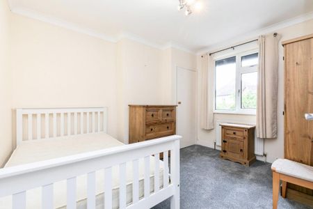 4 bedroom detached house to rent - Photo 2