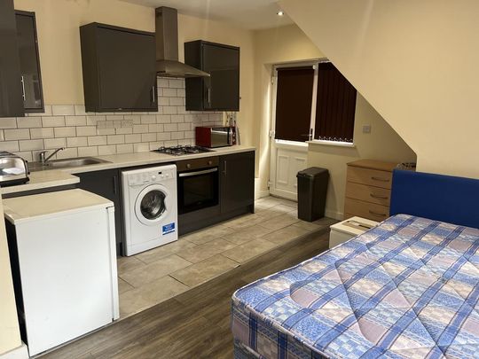 1 bedroom flat to rent - Photo 1