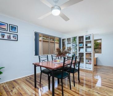 Stylish 3 Bedroom Home with Large Shed! - Photo 3