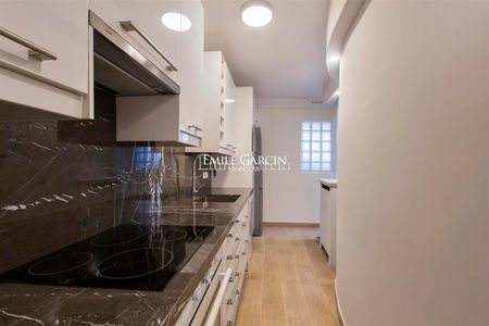 PARIS 8EME ARRONDISSEMENT - AVENUE MONTAIGNE- 3 CHAMBRES- 150m² - Photo 3