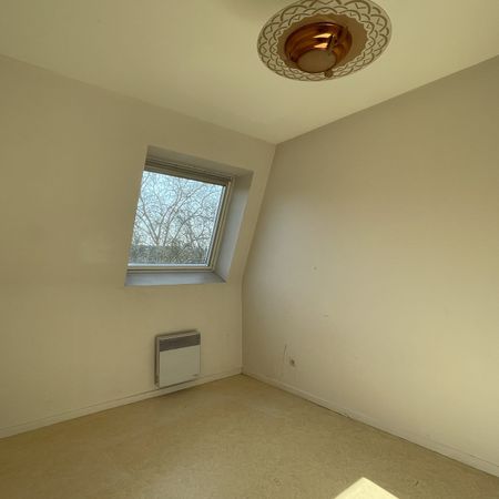 APPARTEMENT LUMINEUX T2 DE 50m2 AU 4ÈME ÉTAGE RÉSIDENCE DE VALOIS - Photo 4