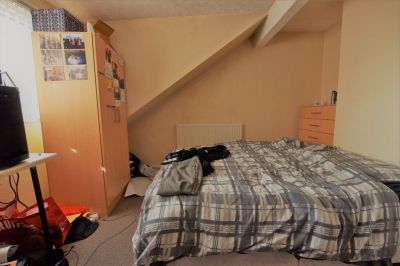 3 bedroom House in Burley Lodge Terrace, Leeds - Photo 4