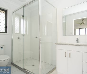 Modern, family home - Photo 5