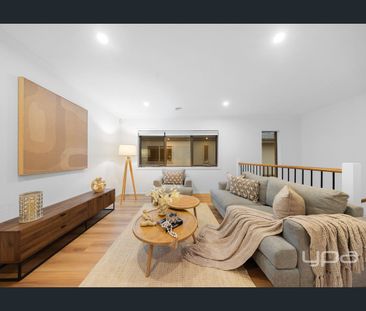Family Home in Prime Location! - Photo 4