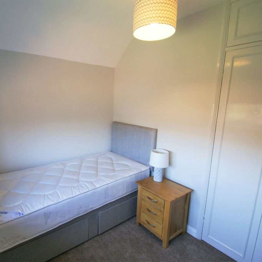 House share to rent on - Photo 1