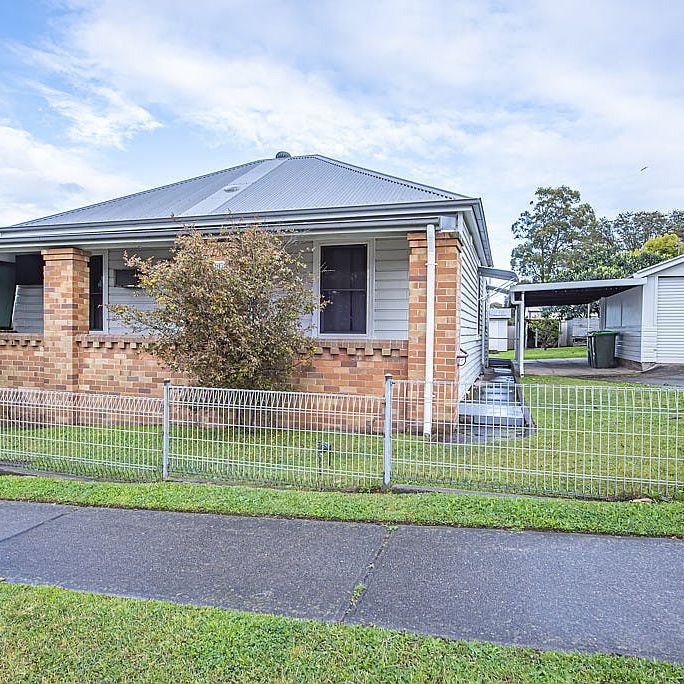 Single Level Family Home! - Photo 1