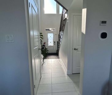 For Lease - 129 Union Boulevard, Wasaga Beach, Ontario - Photo 2