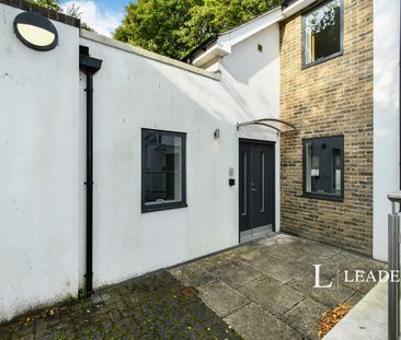 3 bedroom end of terrace to rent Chestnut Close - Photo 3