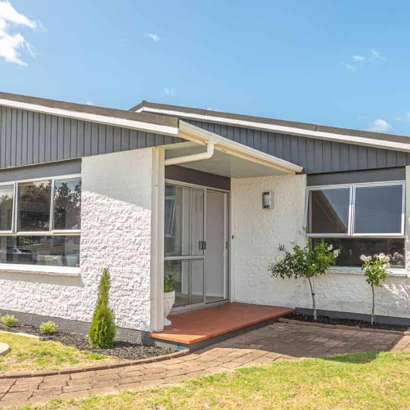 SPRINGVALE - 3 BEDROOMS - Photo 1