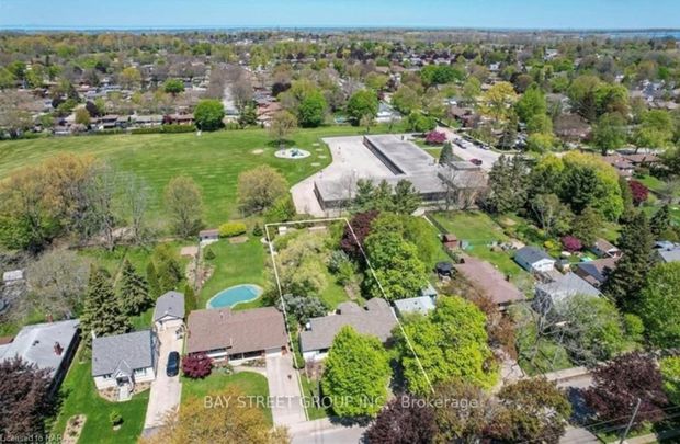 For Lease - 6565 Stamford Green Drive, Niagara Falls, Ontario - Photo 1