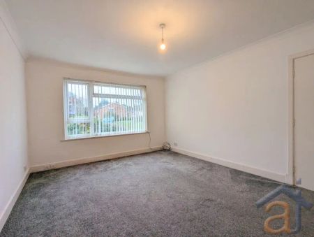 Warren Court, Southport - Photo 3