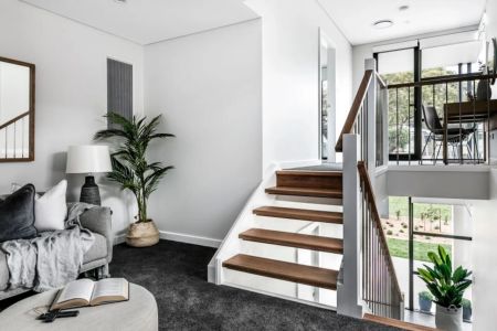 Impeccable Residence of Contemporary Style and Superior Quality - Photo 3