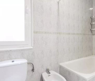 Room in a shared 7-bedroom apartment for rent in Arapiles, professionals and students only - Foto 4
