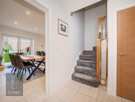 4 bedroom detached house to rent - Photo 4