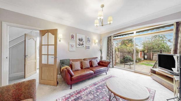 West Towers, Pinner, HA5 - Photo 1