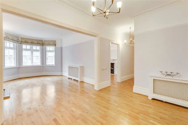 3 bedroom flat in East Heath Road - Photo 1