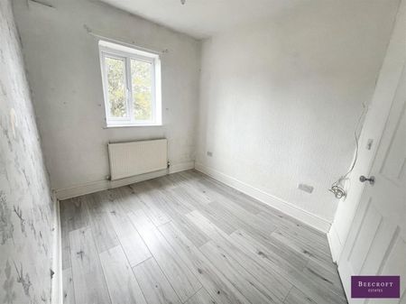 3 bed Terraced - To Let - Photo 5