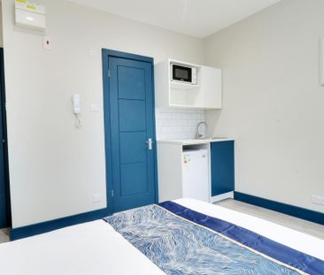Studio to rent - Photo 2