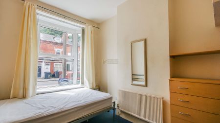 79 Dawlish Road - Photo 2