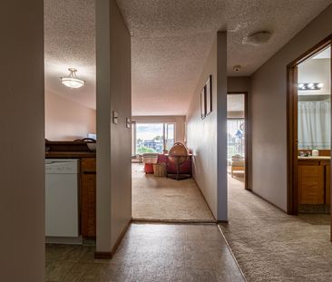 2315 15 St SW, Calgary - Photo 2