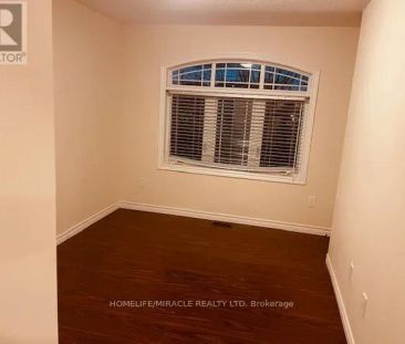 71 BATTEAUX STREET - Photo 1